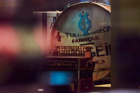 Accordéon populaire Accordéon diatonique et grosse caisse Maugein Frères