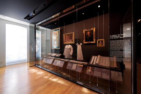 Vitrine les origines du poinct de Tulle Vitrine les origines du poinct de Tulle